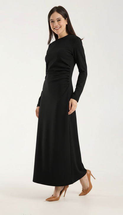 Yan Büzgülü Geniş Omuzlu Midi Elbise