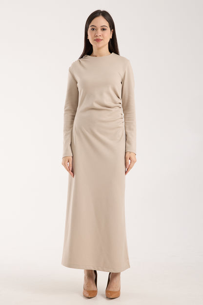 Yan Büzgülü Geniş Omuzlu Midi Elbise