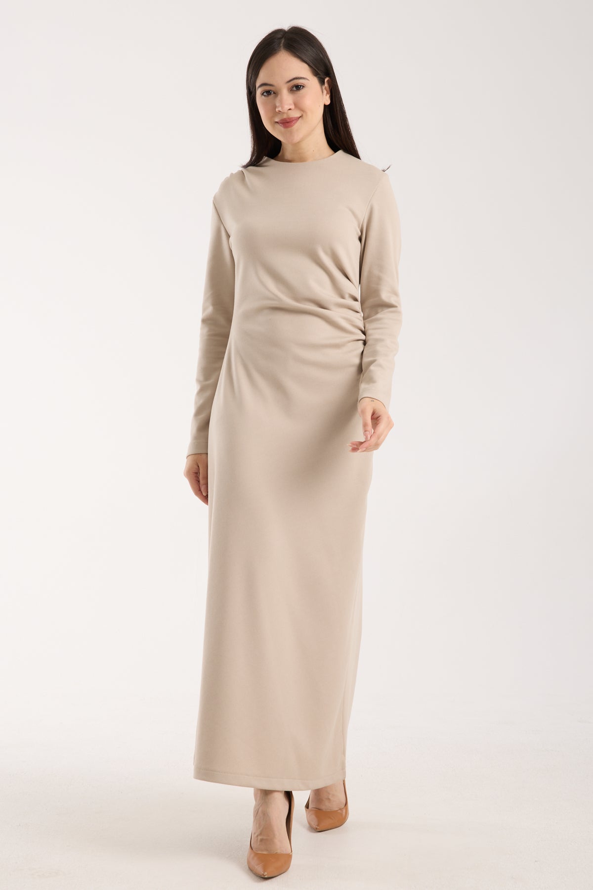 Yan Büzgülü Geniş Omuzlu Midi Elbise