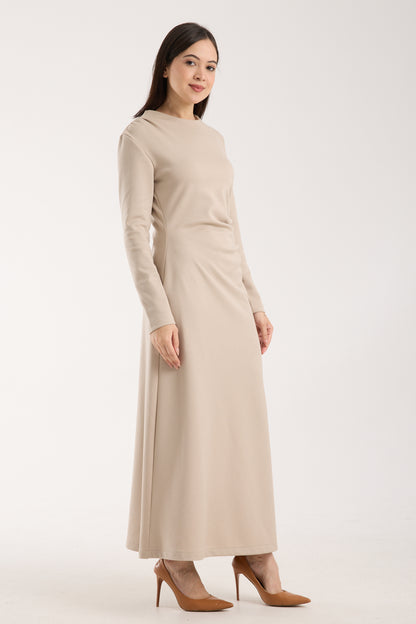Yan Büzgülü Geniş Omuzlu Midi Elbise