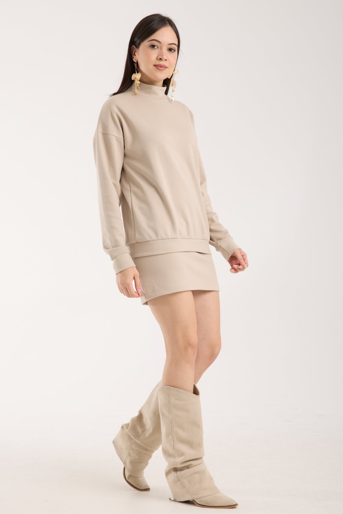 Yüksek Yaka Düşük Kollu Sweet