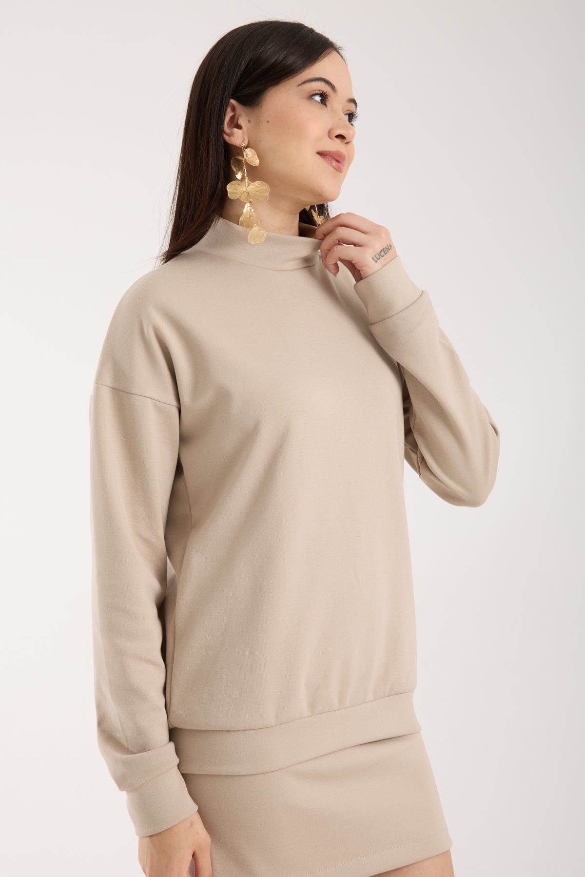 Yüksek Yaka Düşük Kollu Sweet