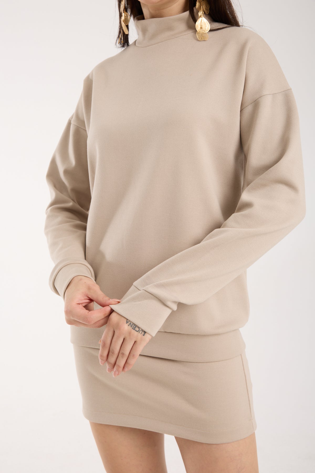 Yüksek Yaka Düşük Kollu Sweet