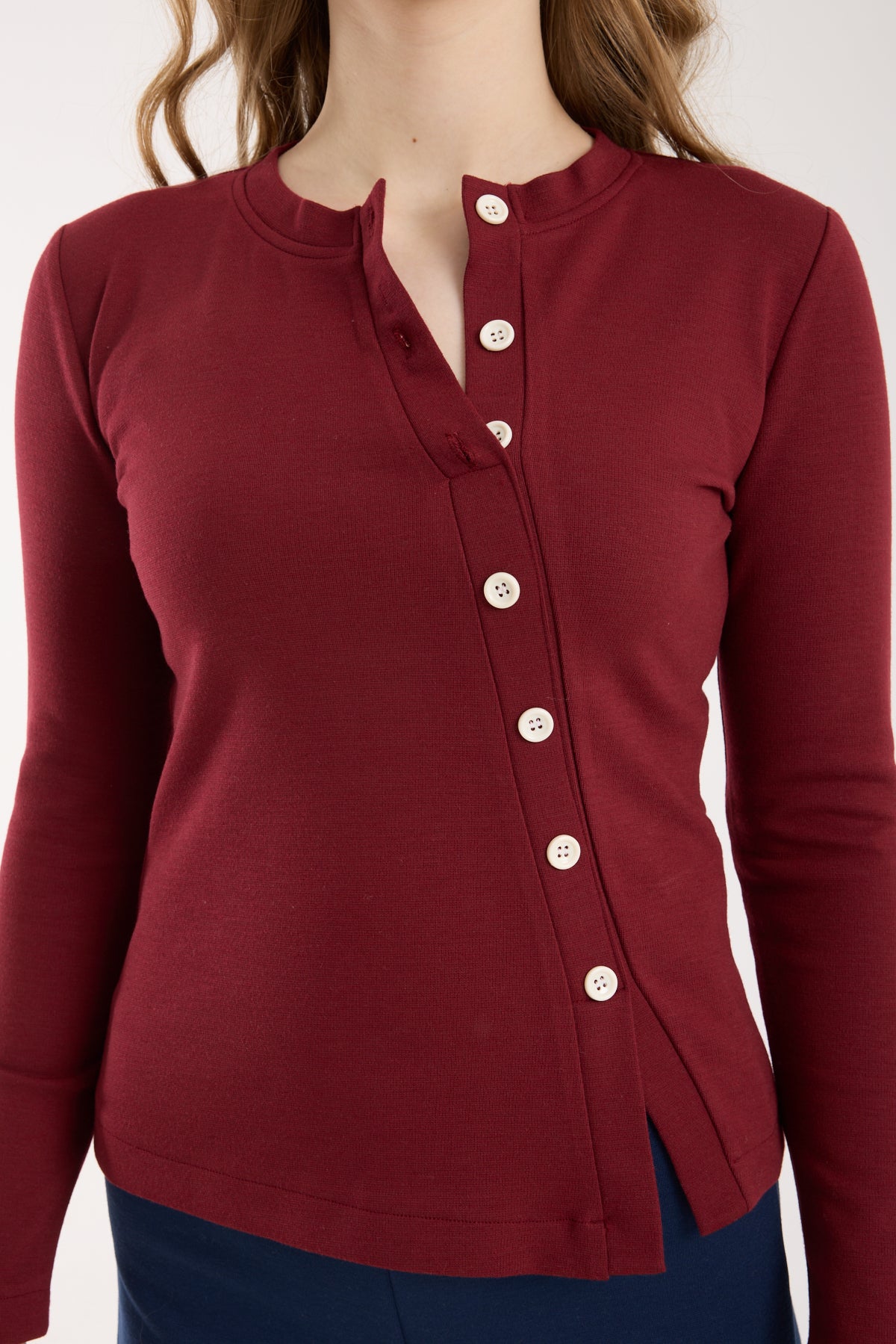 Asimetrik Düğme Detaylı Brami Üst